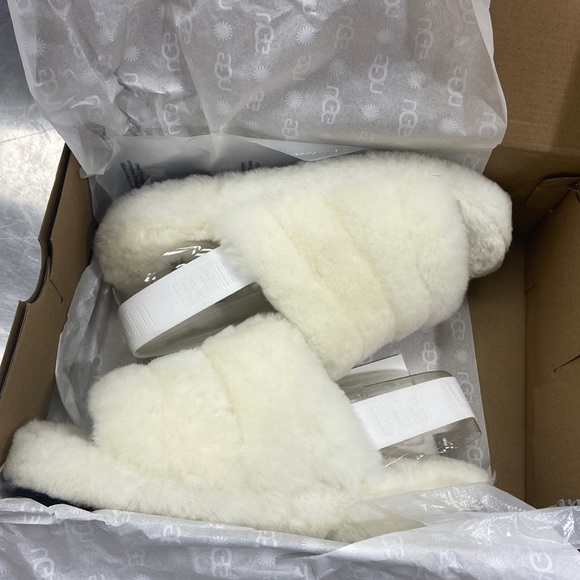 White Ugg Fluff Yeah Slides - Picture 1 of 2